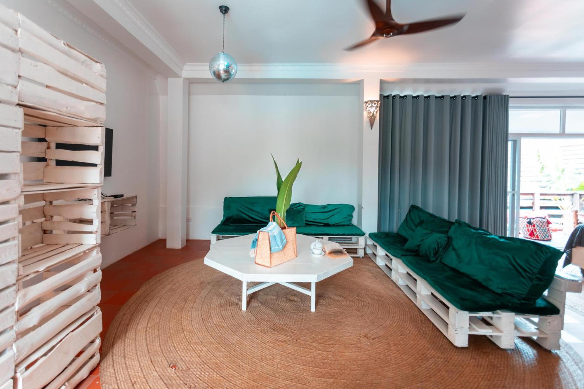 B4 Boutique Hotel Паже Екстериор снимка